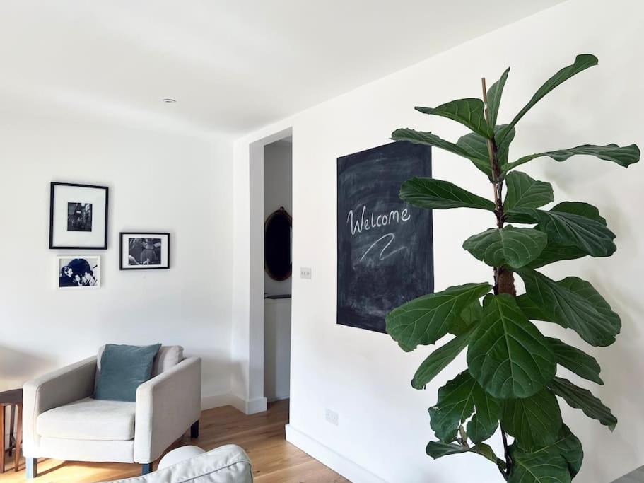 Poets Rest, Free Parking, Ev Socket Fees Apply Walk To Beach Brighton Exterior foto
